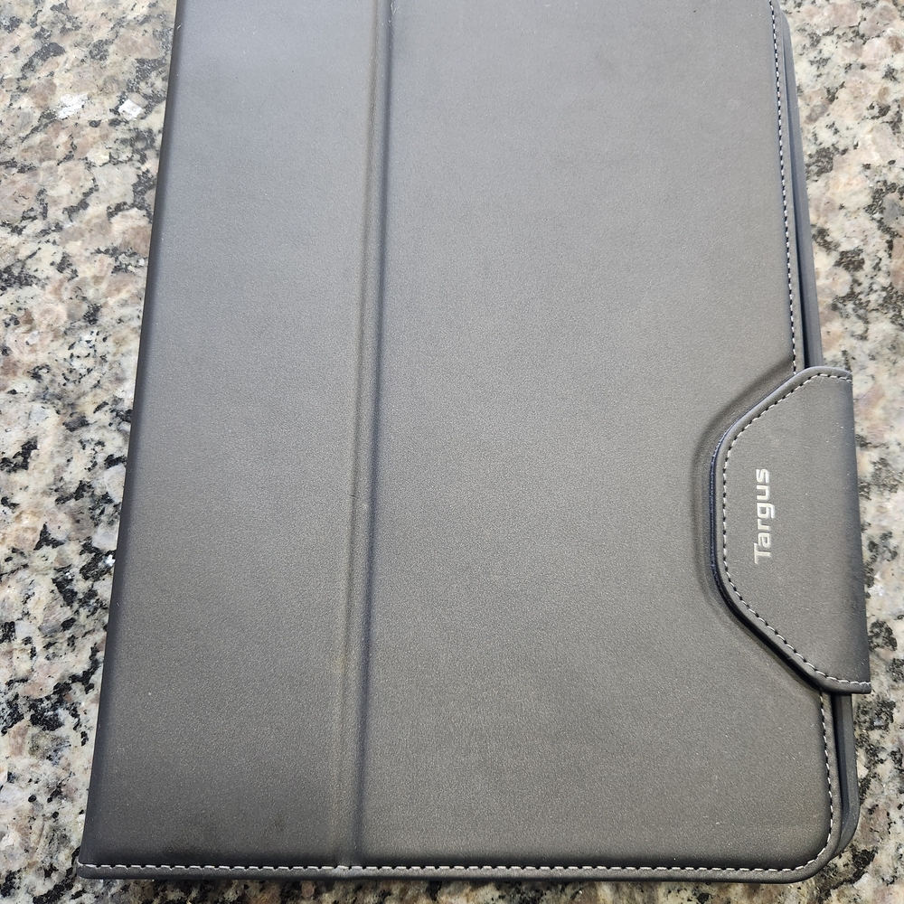 Targus Black VersaVu Classic Folio Tablet Case with Magnetic Closure